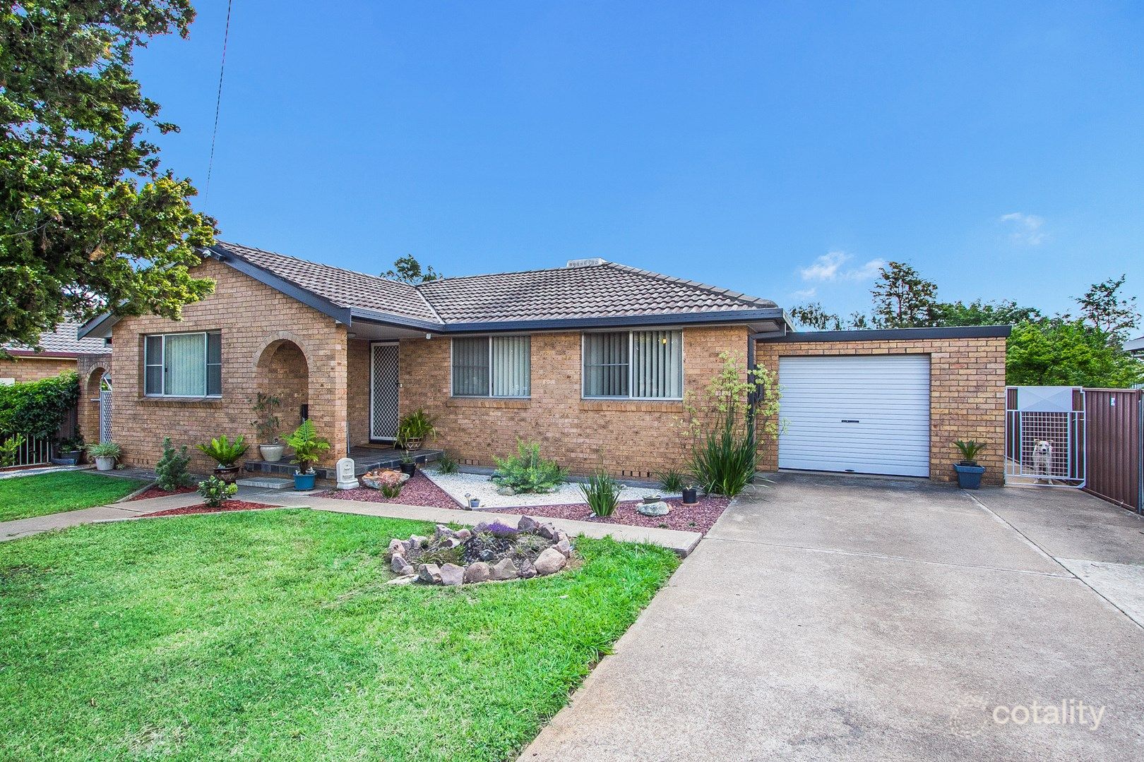 81 Warral Rd, West Tamworth, NSW 2340