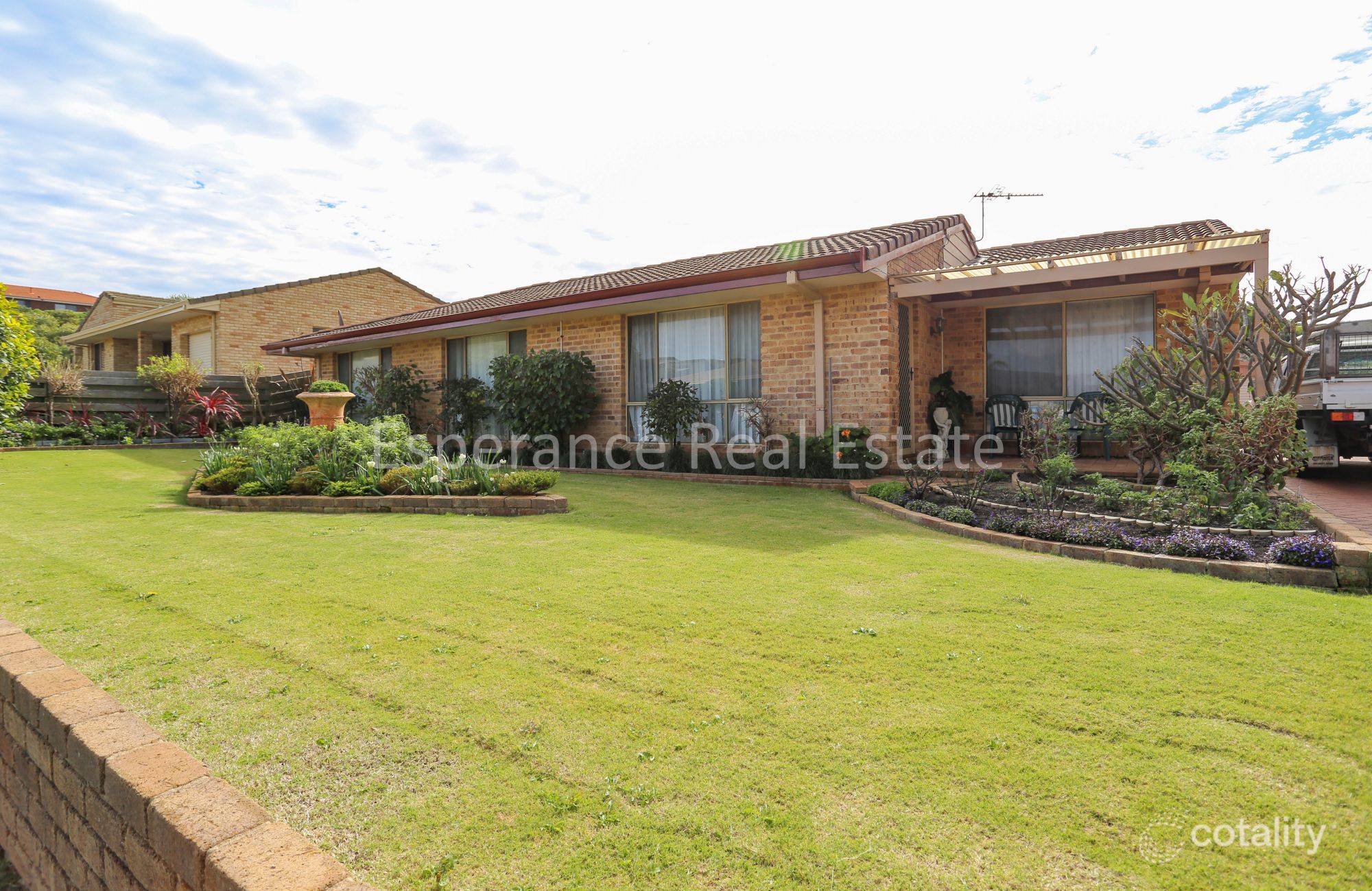 11 Ingleton Pl, West Beach, WA 6450