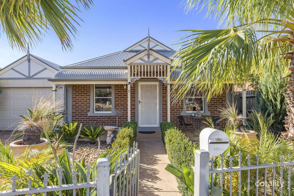 9 Caribou Pl, Point Cook, VIC 3030