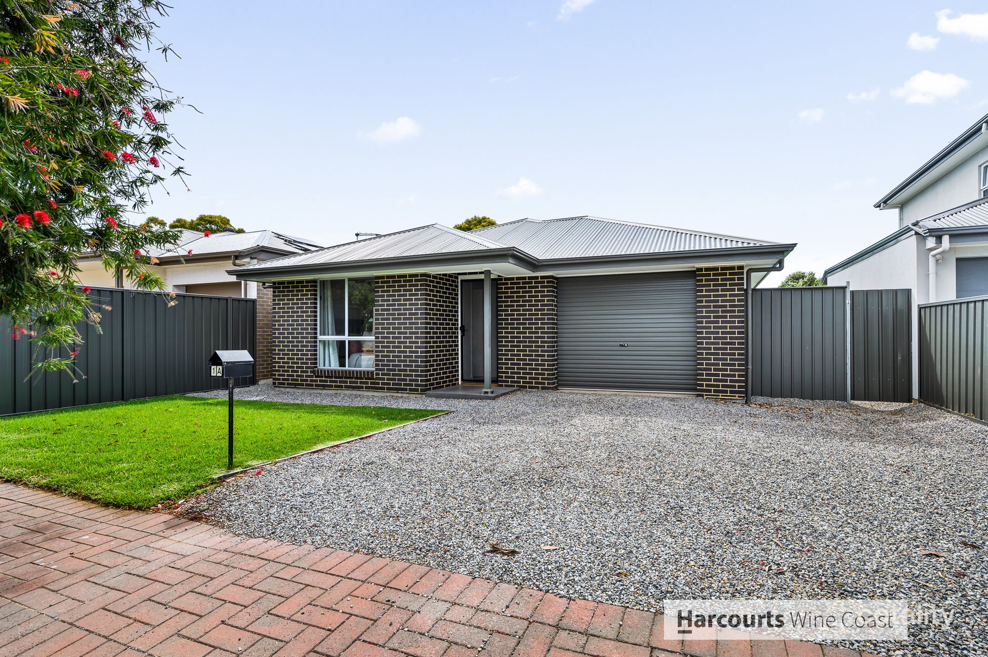 1a Valiant Rd, Port Willunga, SA 5173