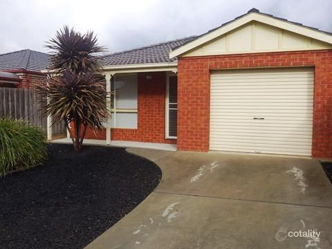 1/5 Carstairs Cl, Grovedale, VIC 3216