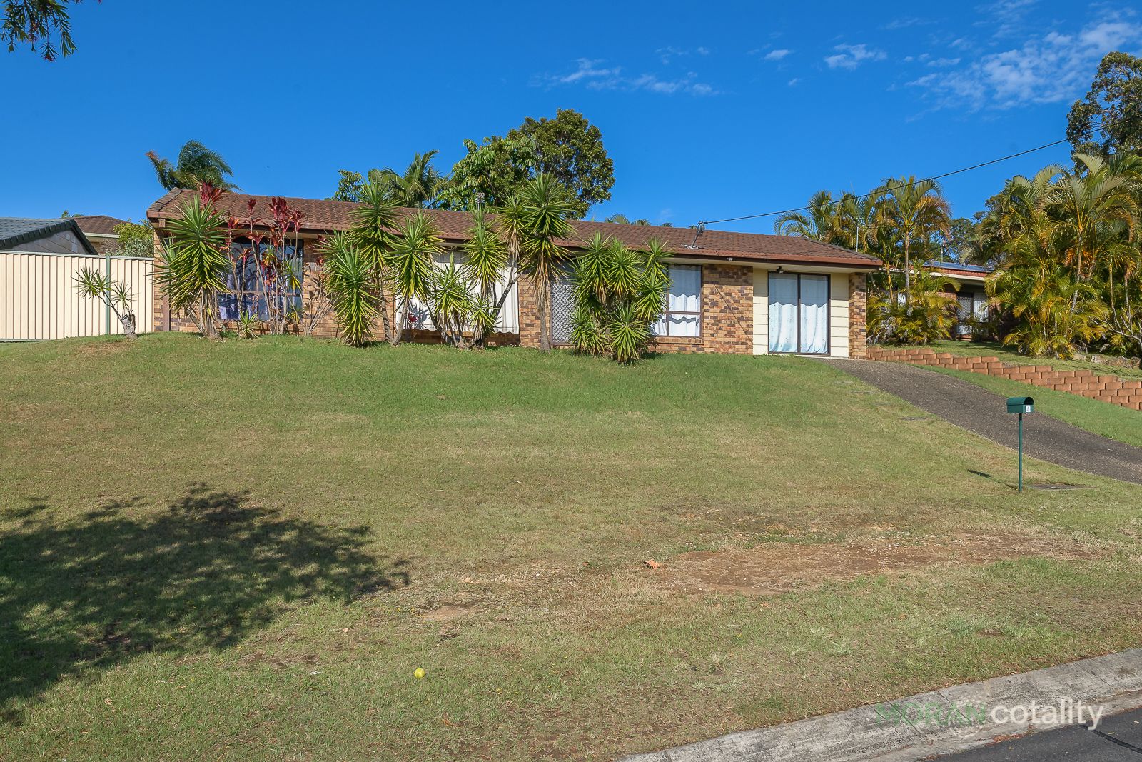 4 Chablis Ct, Molendinar, QLD 4214