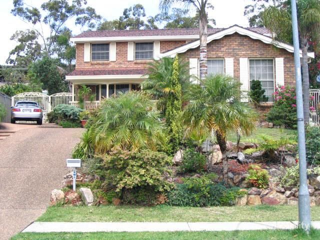 12 Barnes Cres, Menai, NSW 2234
