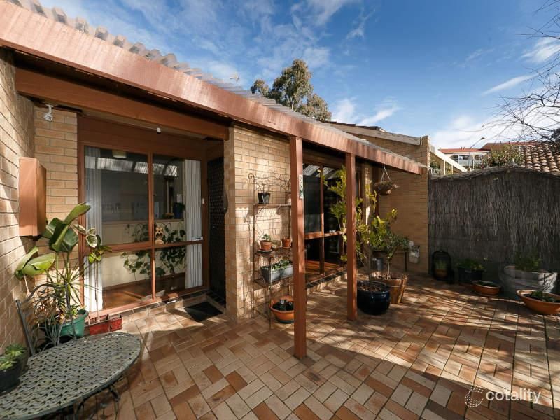 8 Strong Pl, Belconnen, ACT 2617