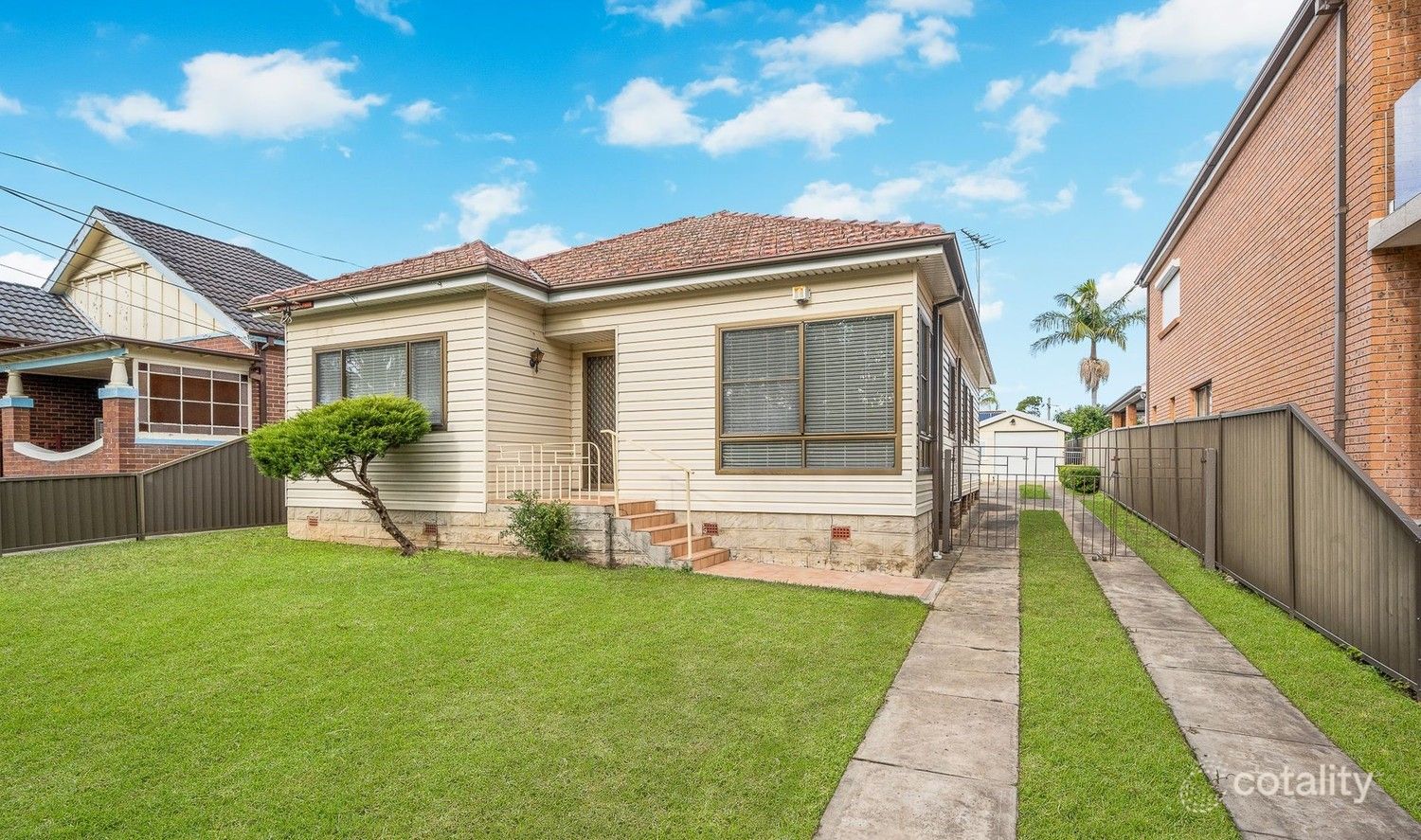 18 Mimosa Rd, Greenacre, NSW 2190