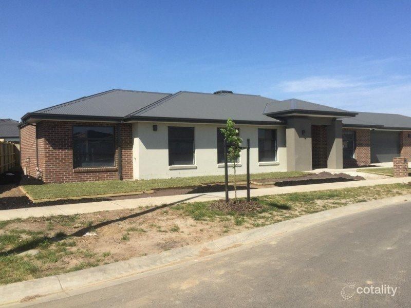 25 Campaspe St, Clyde North, VIC 3978