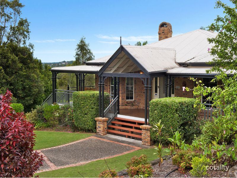 20 Leatherwood Pl, Brookfield, QLD 4069