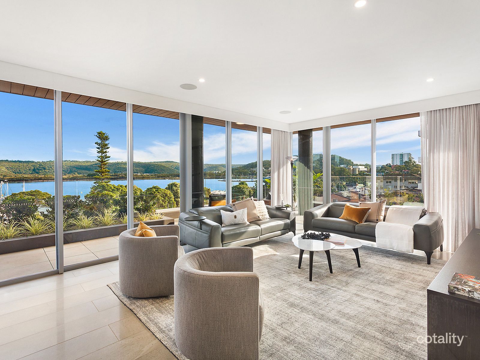 401/7 Lynn Ave, Point Frederick, NSW 2250