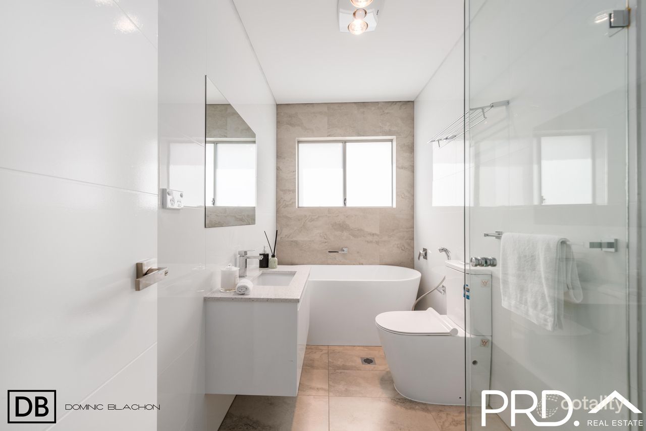 2a Samoa Ave, Picnic Point, NSW 2213