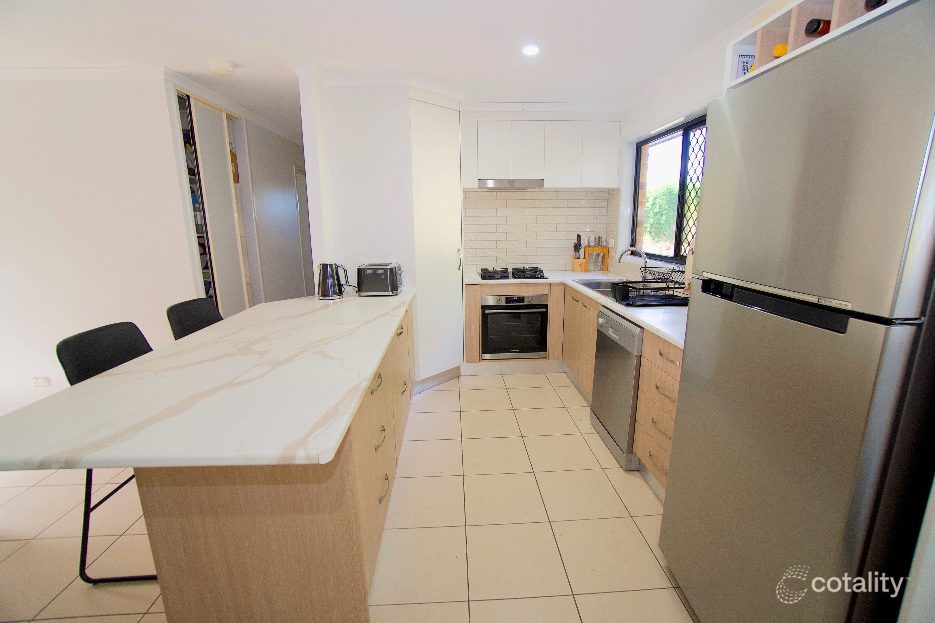 10a Tirroan Rd, Gin Gin, QLD 4671