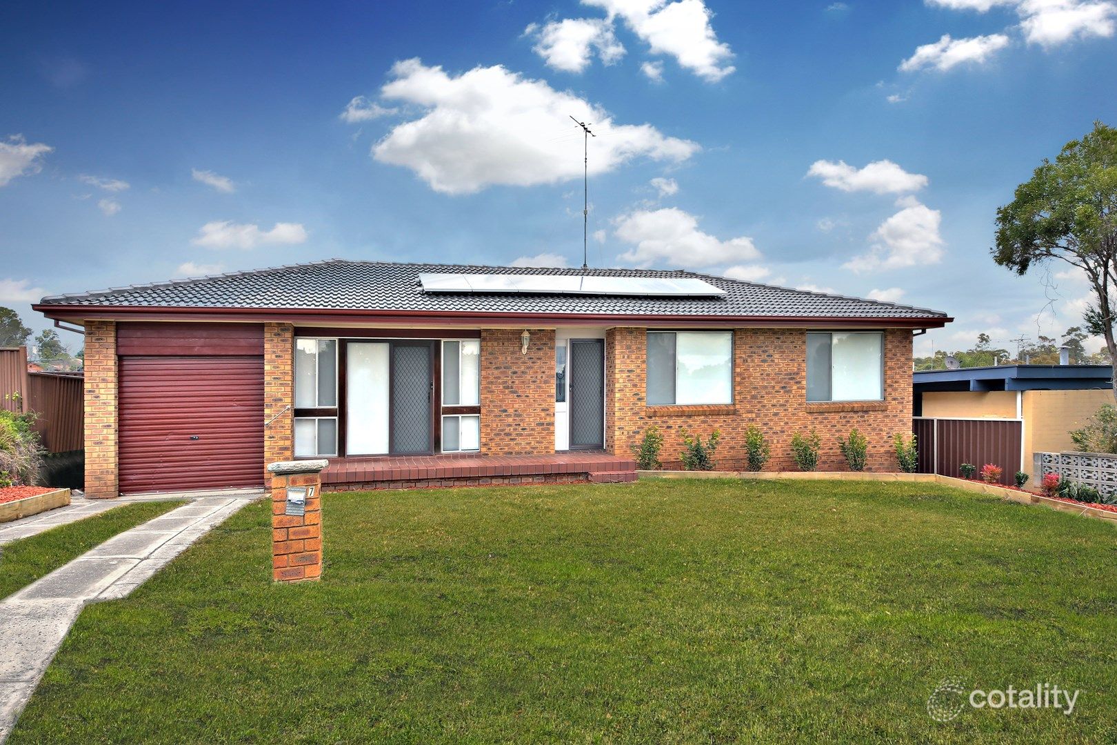 7 Kooloona Cres, Bradbury, NSW 2560