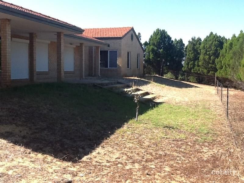 99 Moylan Rd, Wattleup, WA 6166