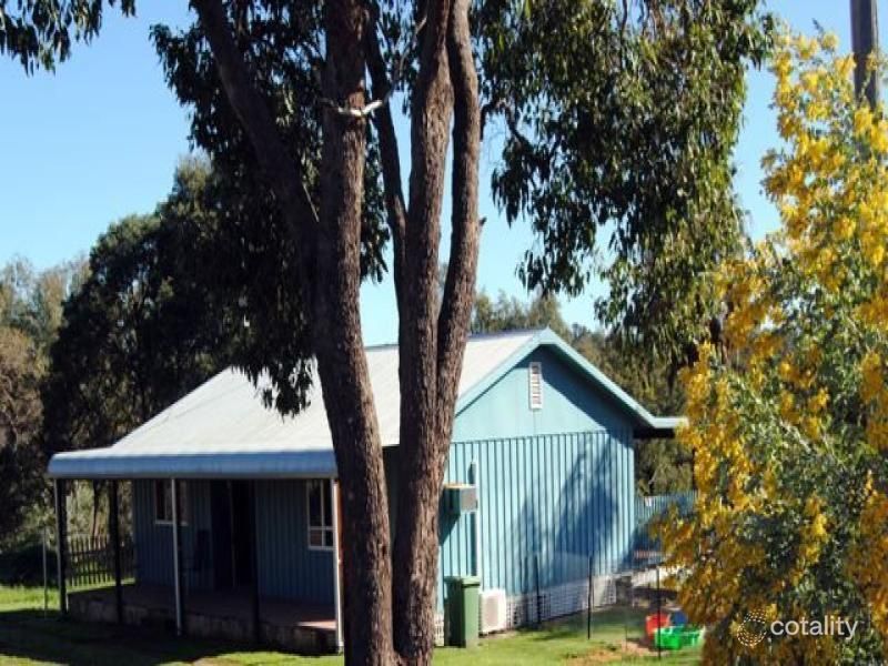 5 Edwards St, Gingin, WA 6503