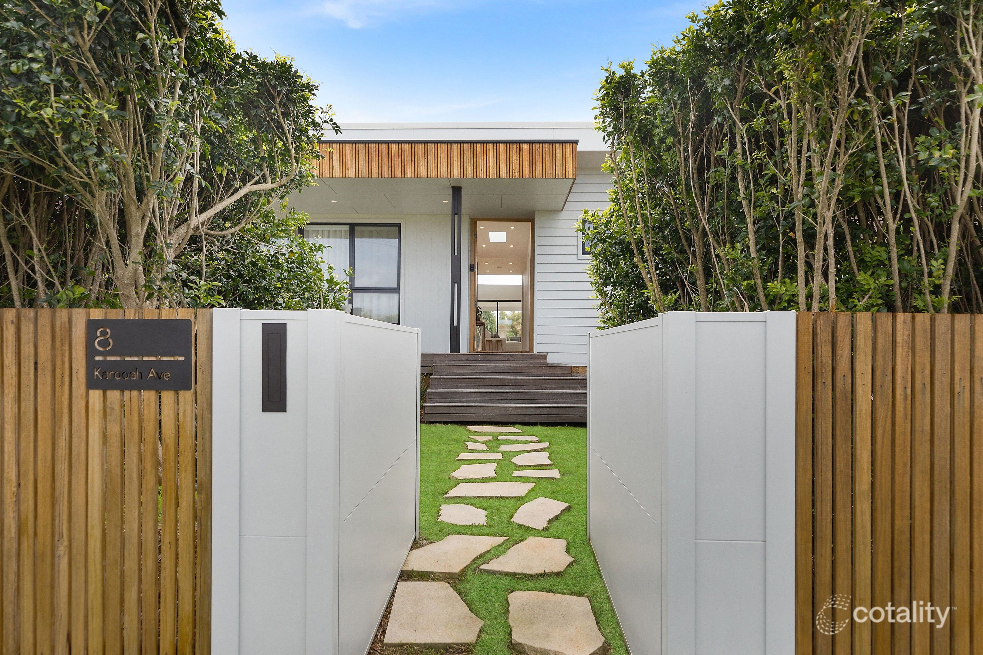 8 Karooah Ave, Blue Bay, NSW 2261