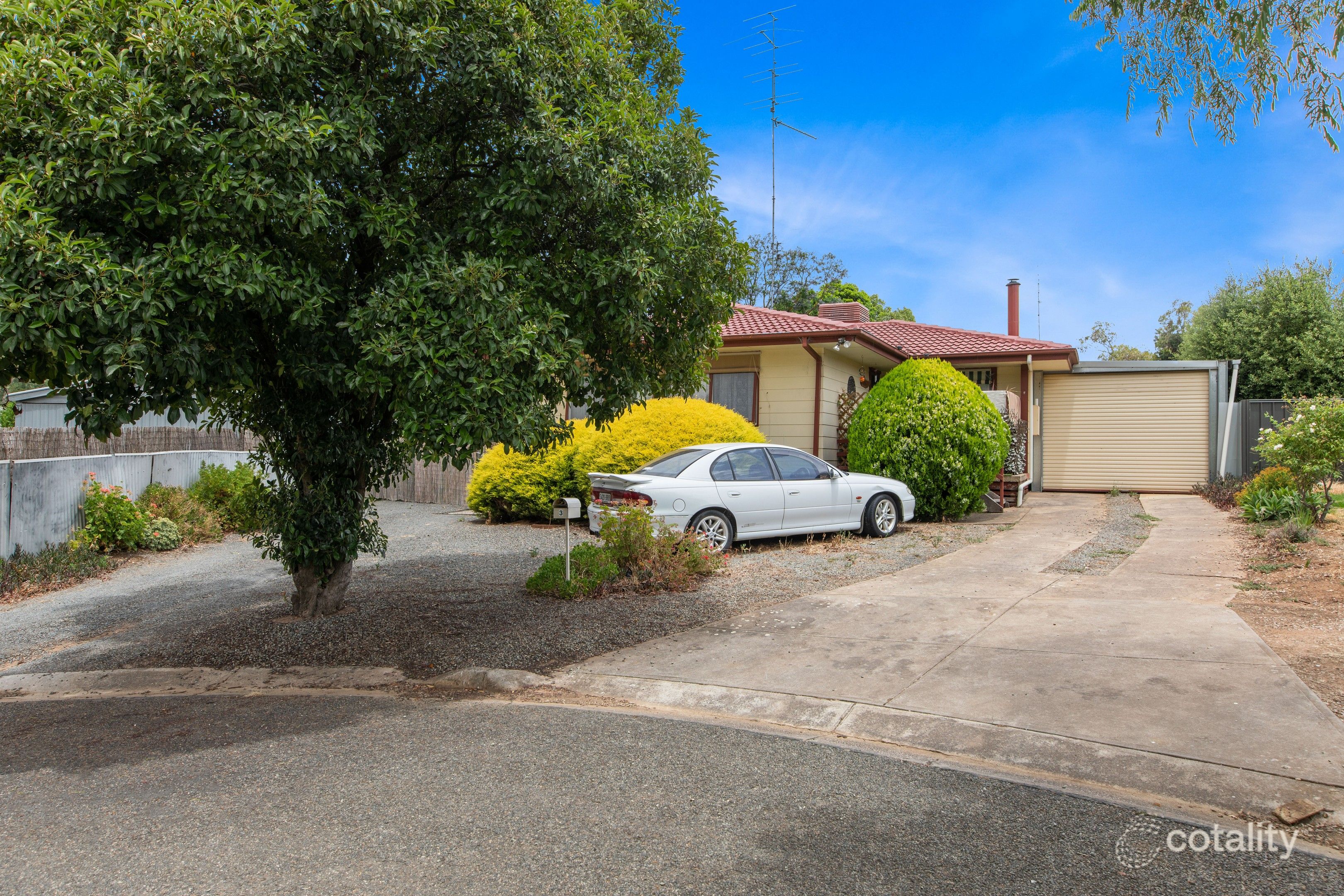 3 Phoenix Ct, Clare, SA 5453