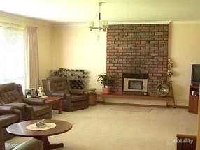 14 Woodbridge Dr, Greenmount, WA 6056