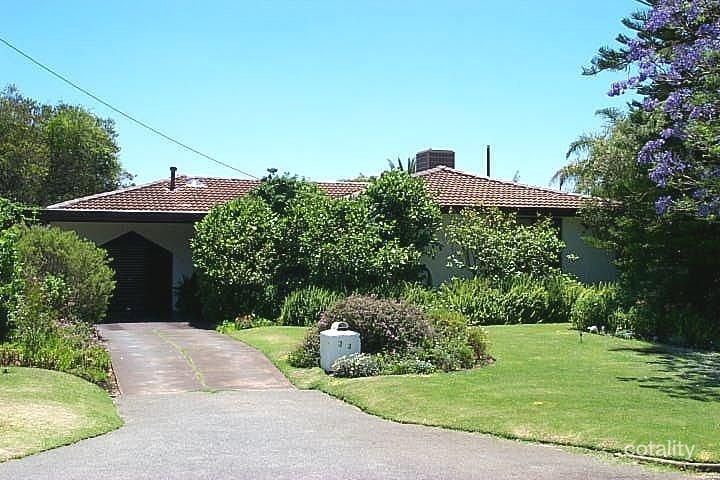 33 Holmwood Way, Embleton, WA 6062