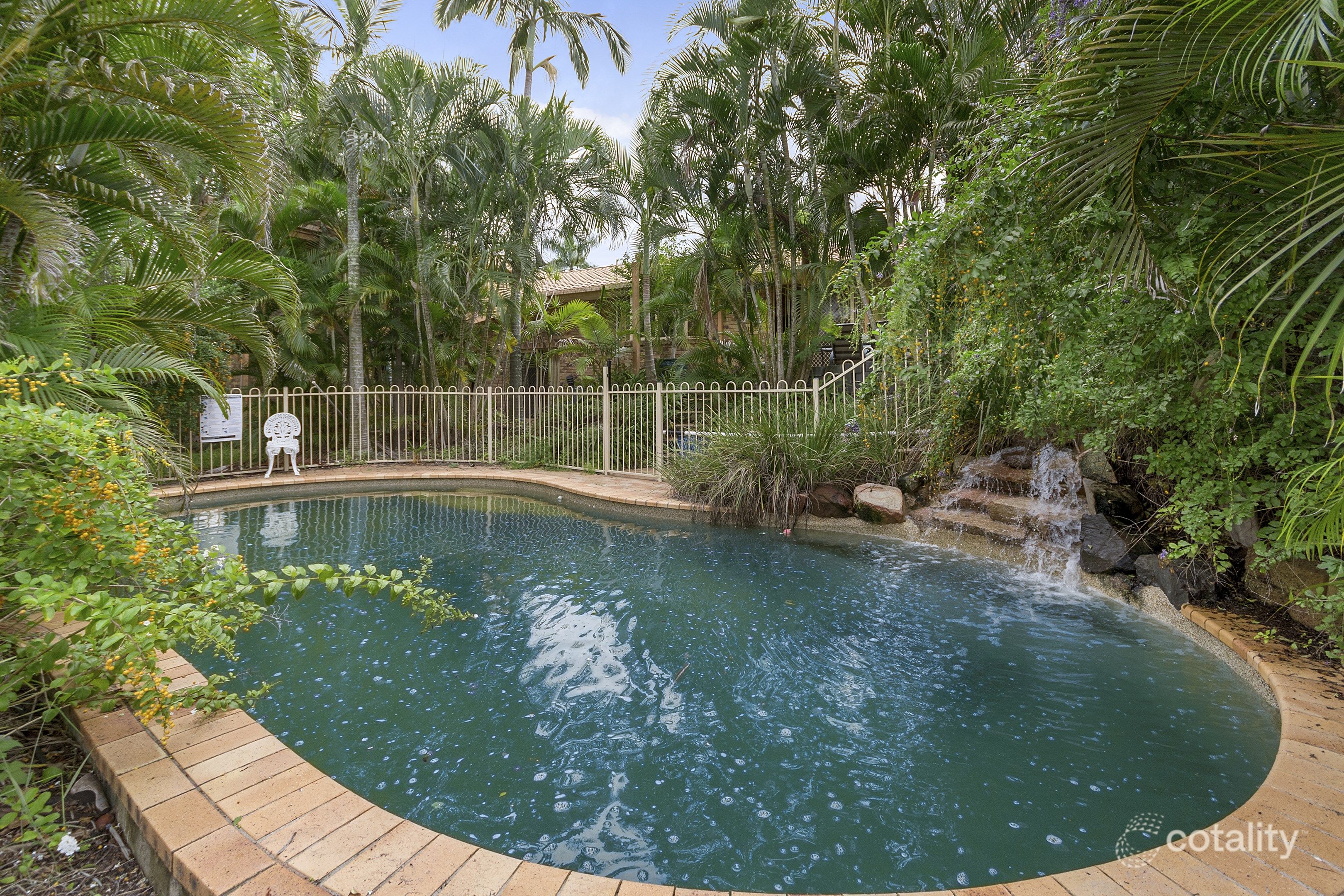 13 Woolner Pl, Mount Ommaney, QLD 4074