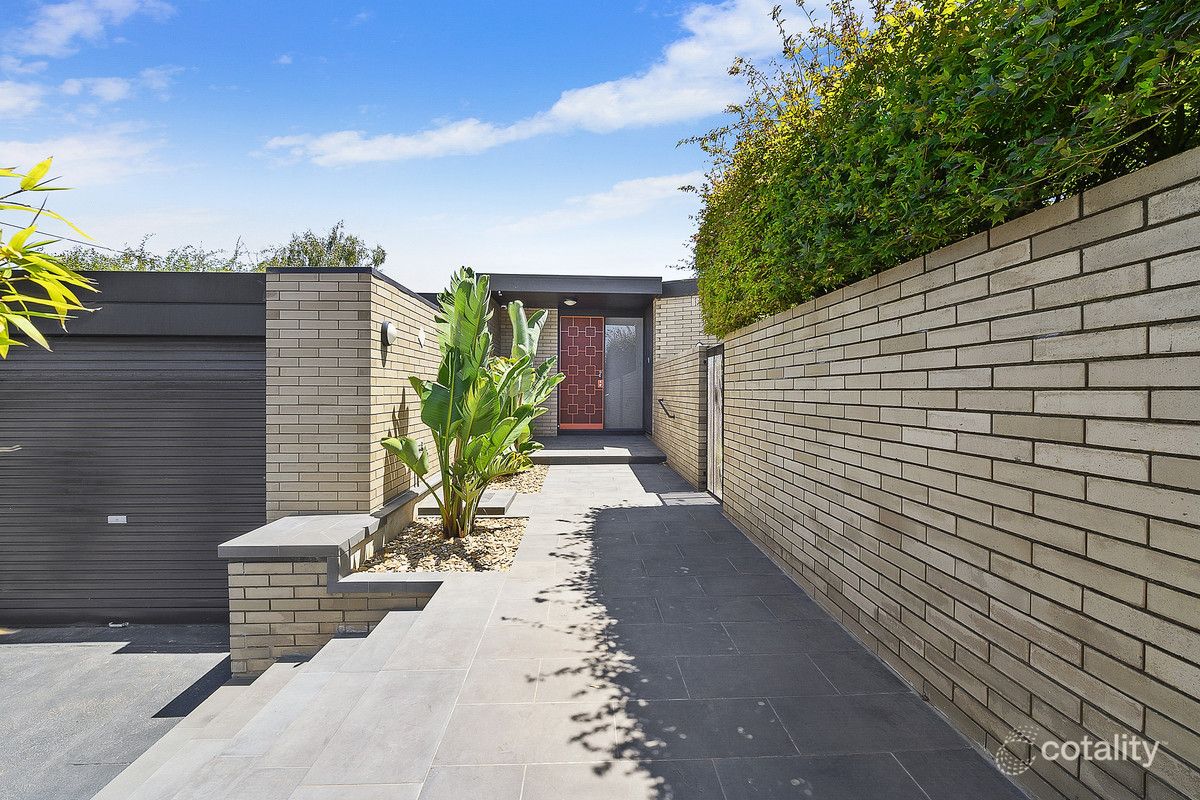 32 Pleasant St, Newtown, VIC 3220