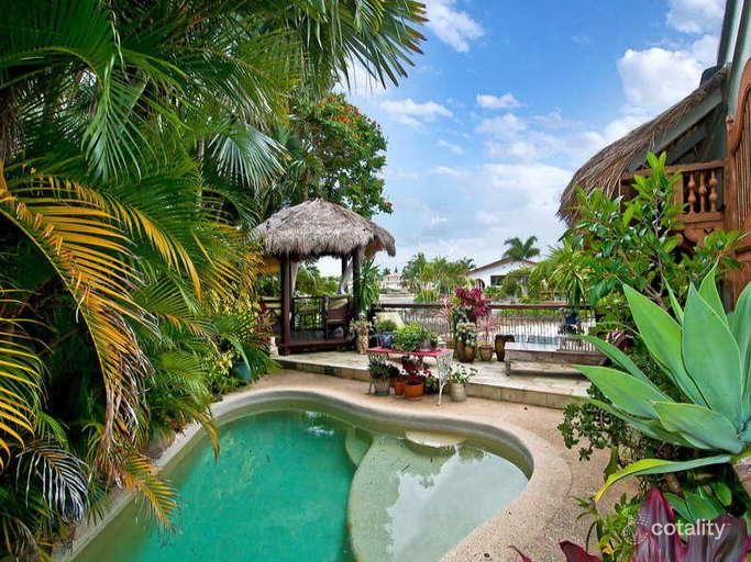 13 Cristobel Ct, Broadbeach Waters, QLD 4218