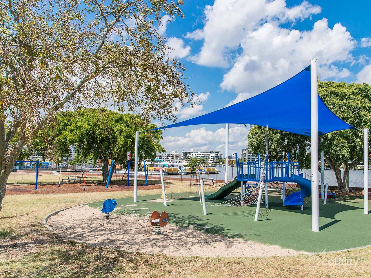 116 Barton Rd, Hawthorne, QLD 4171