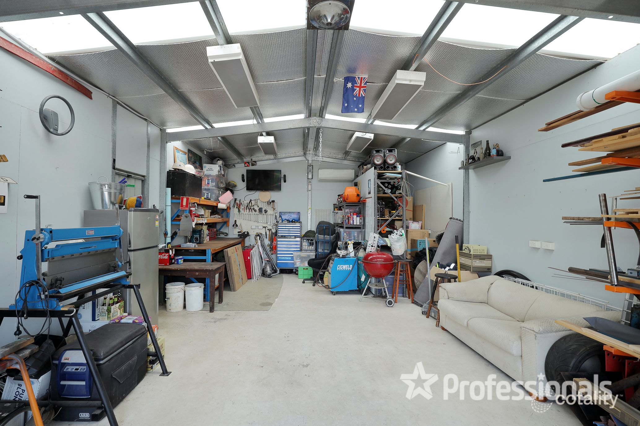 20 Ullinger Loop, Marangaroo, WA 6064