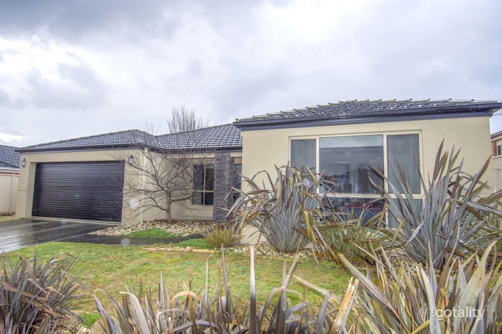 105 Canadian Lakes Bvd, Canadian, VIC 3350