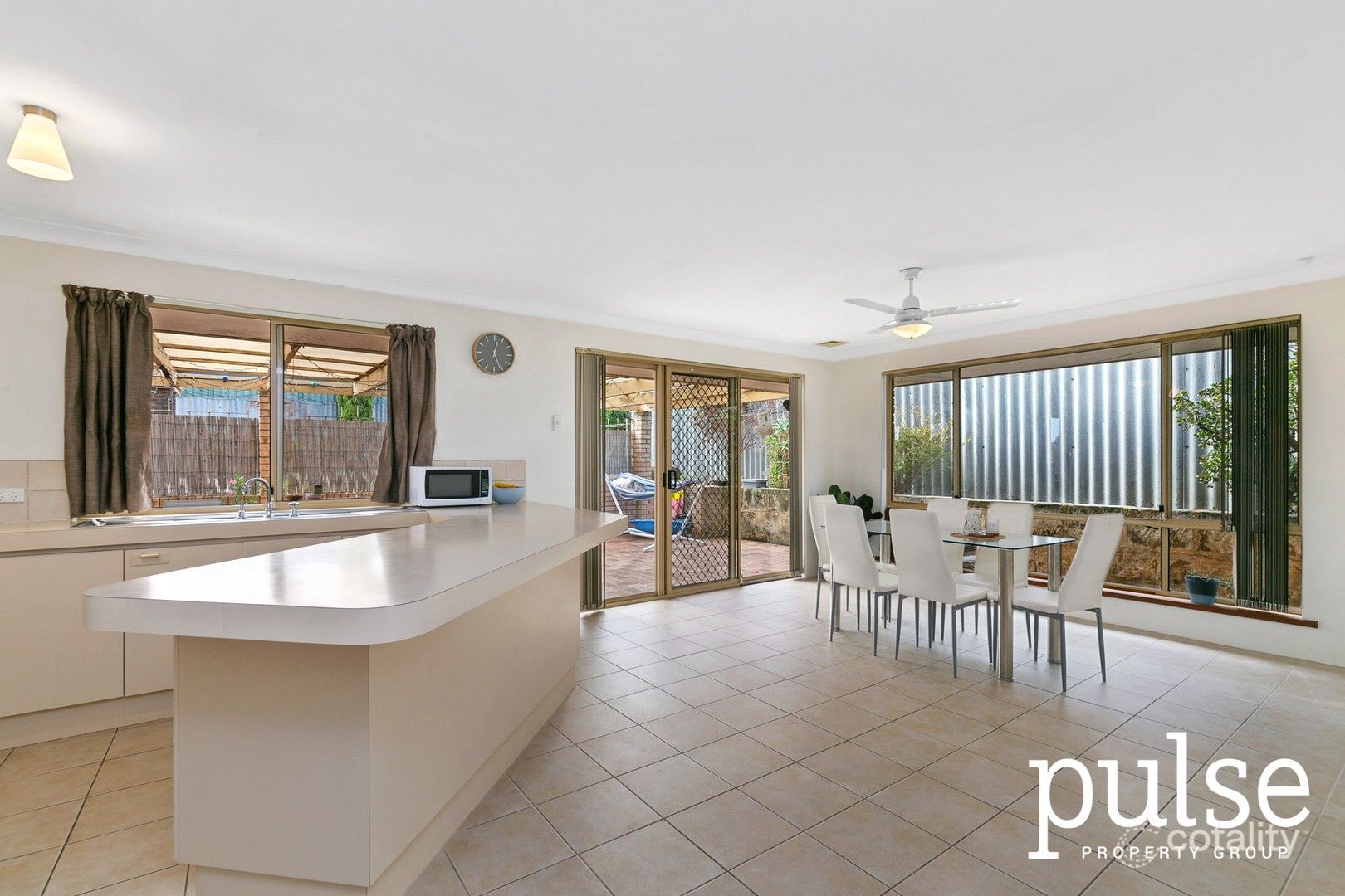 24 Urbahns Cres, Bateman, WA 6150
