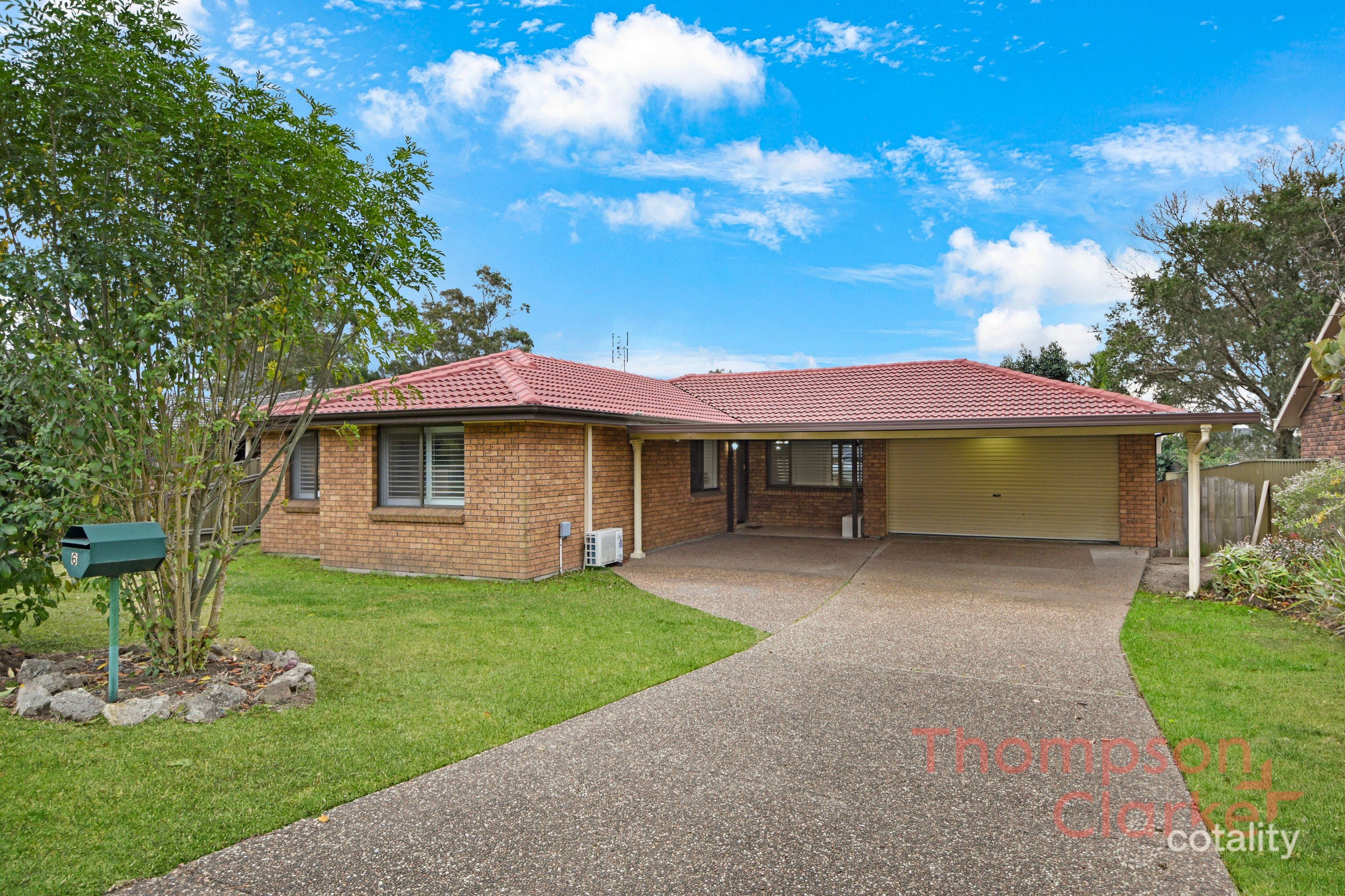 6 Stonehaven Dr, Metford, NSW 2323