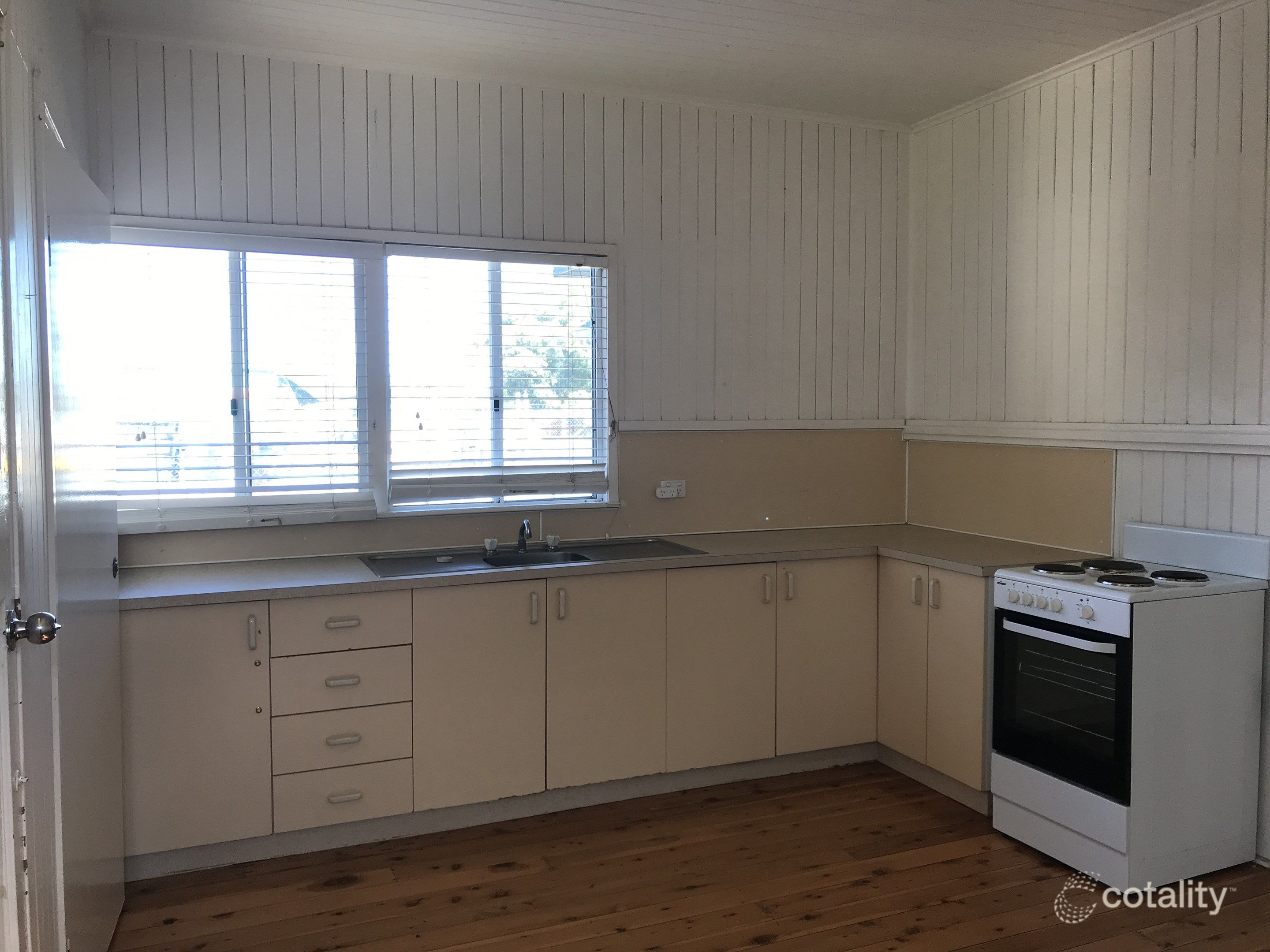 17 Rochedale St, Dalby, QLD 4405