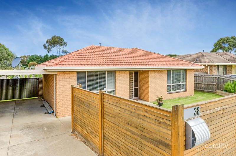 38 Burleigh Dr, Grovedale, VIC 3216