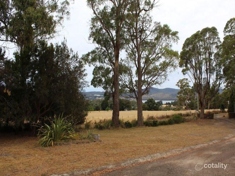 57 Gatenbys Rd, Gravelly Beach, TAS 7276