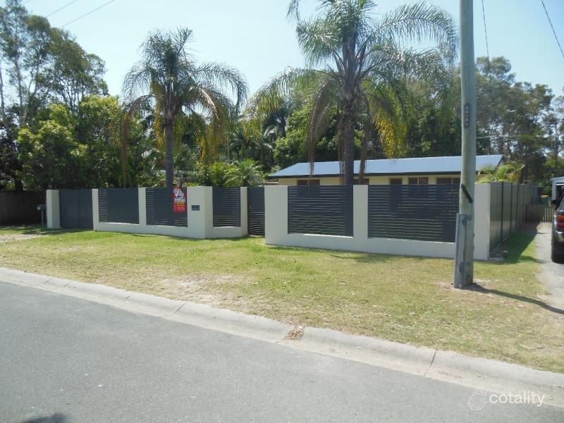 17 Whiting St, Beachmere, QLD 4510