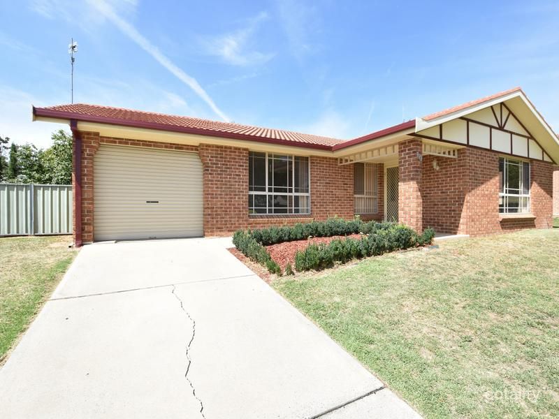 10 Agland Cres, Orange, NSW 2800