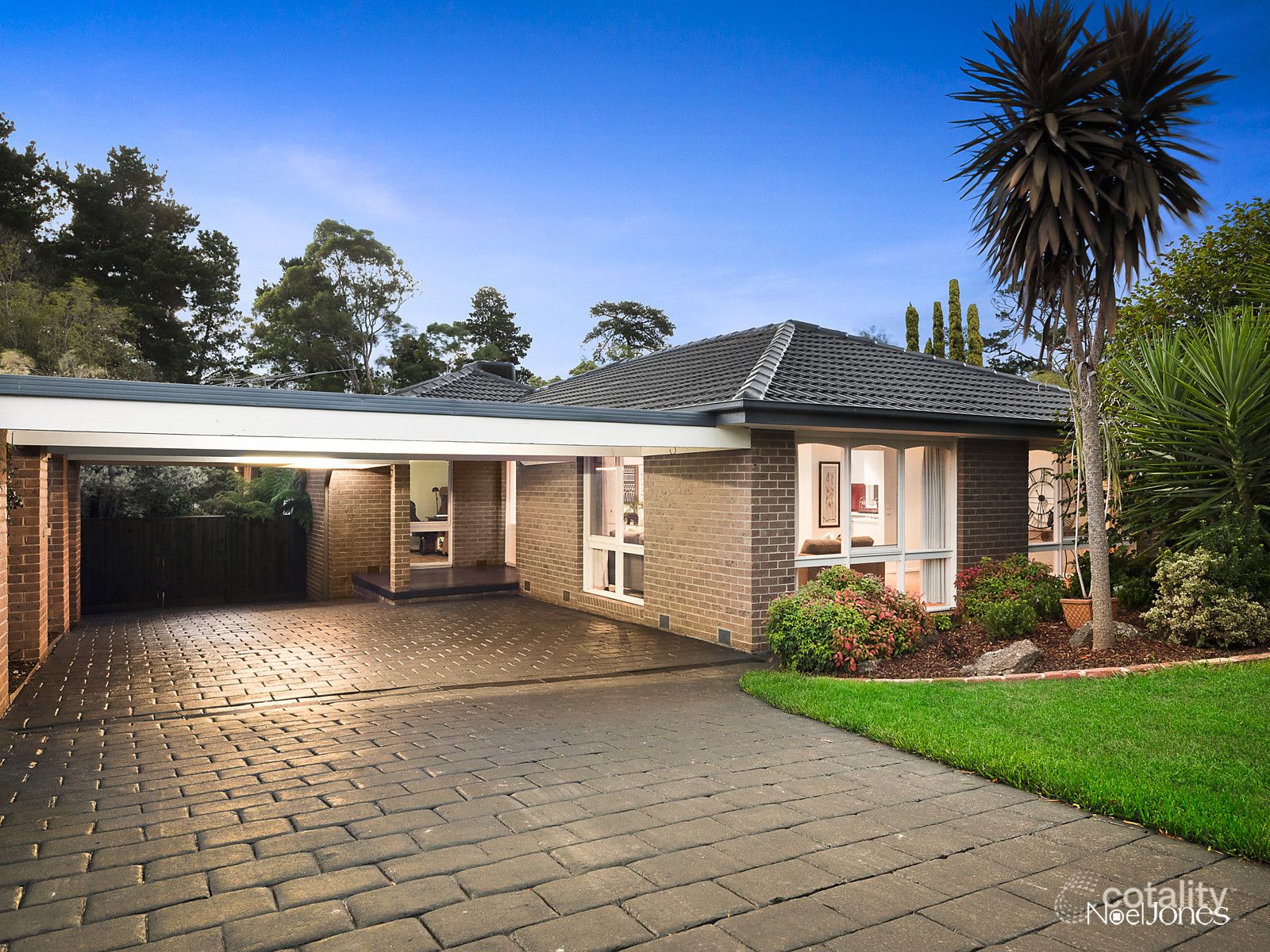 8 Jull Pde, Ringwood North, VIC 3134