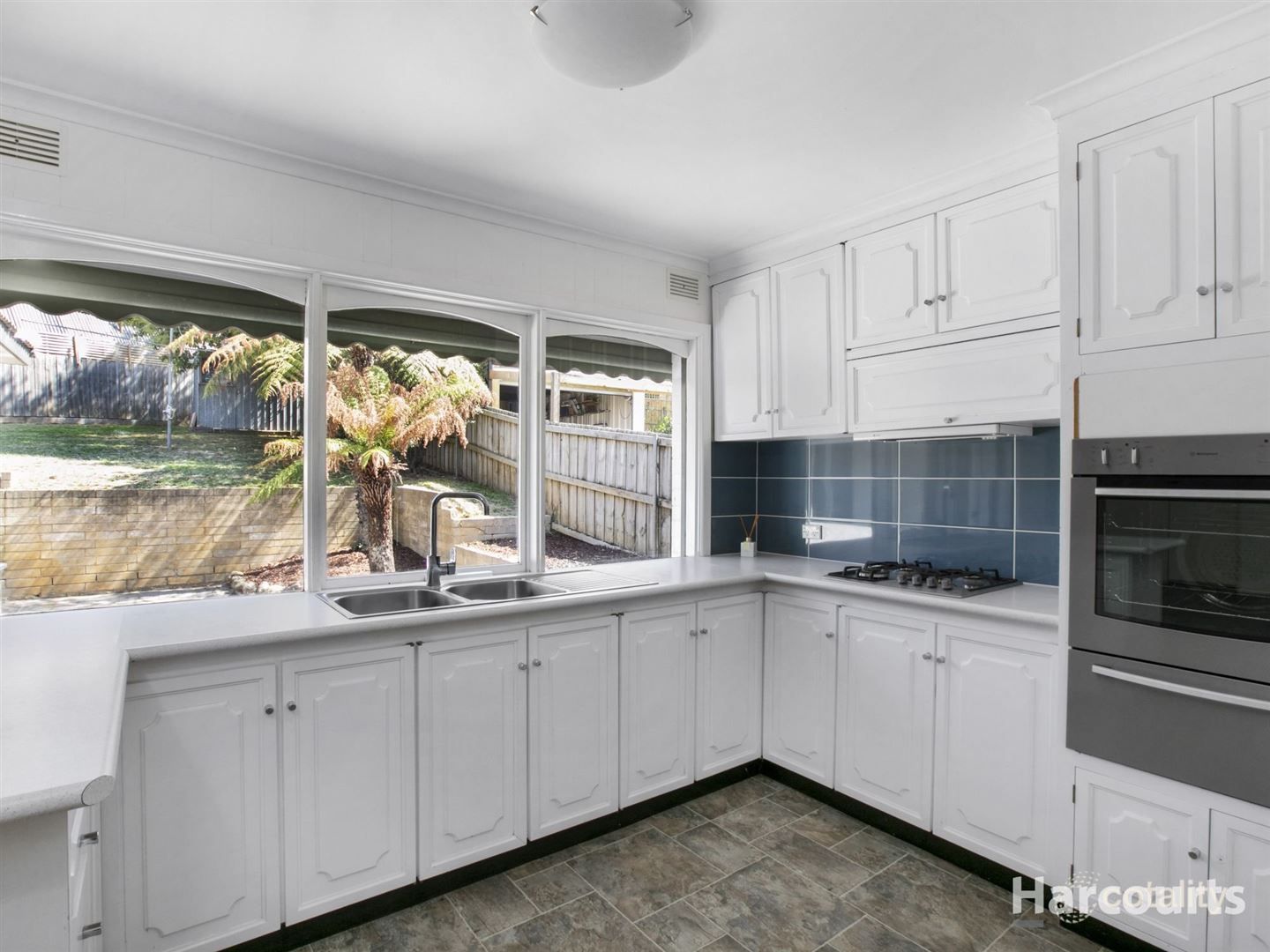 27 Boronia St, Warragul, VIC 3820