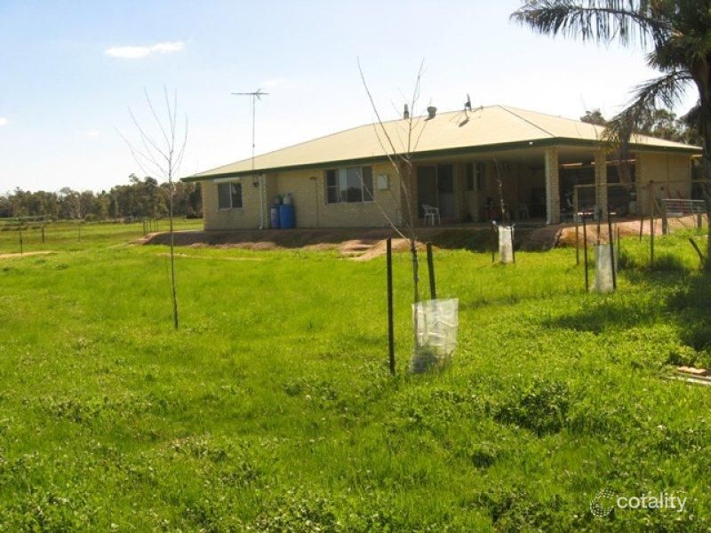 632 Mundijong Rd, Mardella, WA 6125