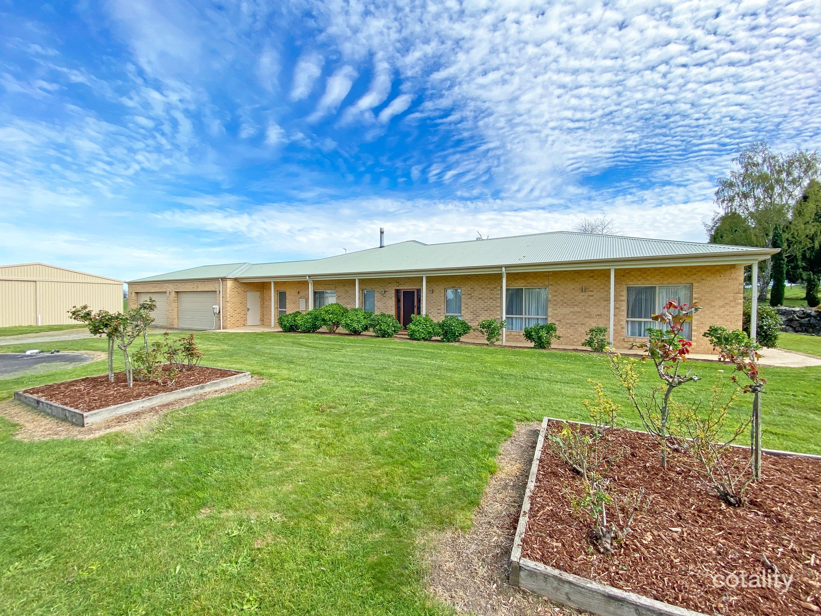 99 Fisher Rd, Drouin West, VIC 3818