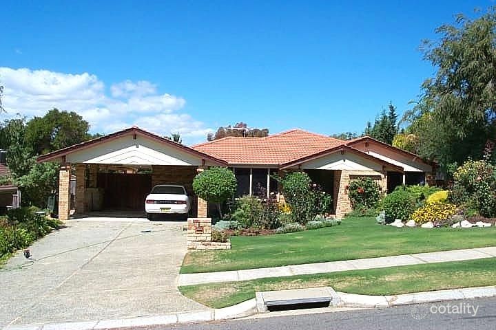 4 Royal Melbourne Ave, Connolly, WA 6027