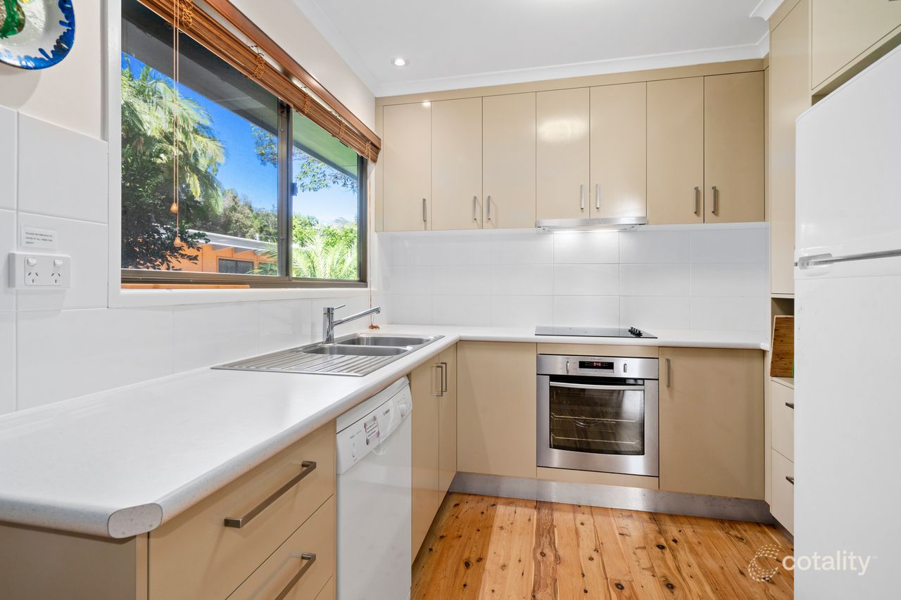 11 Bigoon Rd, Point Lookout, QLD 4183