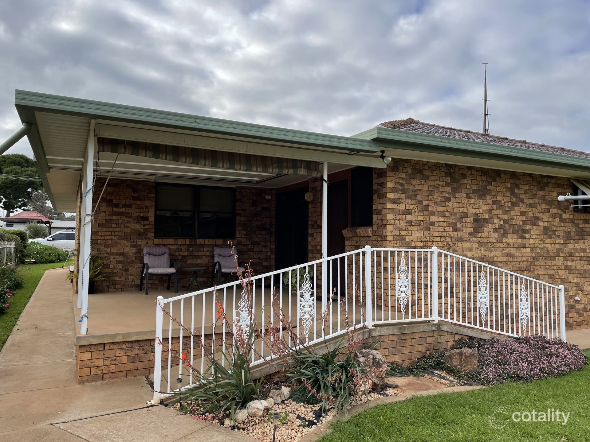 4 Willaroo St, Peak Hill, NSW 2869