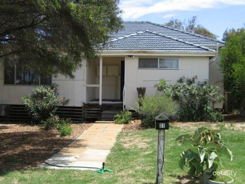 21 Dampier St, Beachlands, WA 6530