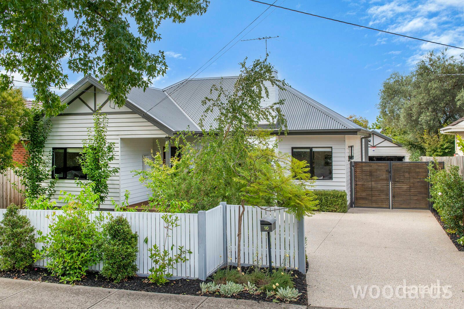 16 Owen St, Mitcham, VIC 3132