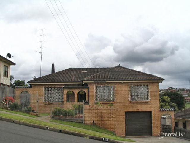 110 Weringa Ave, Lake Heights, NSW 2502