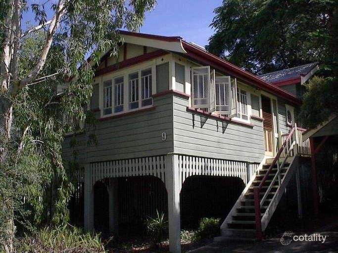 9 Camelot St, Tennyson, QLD 4105