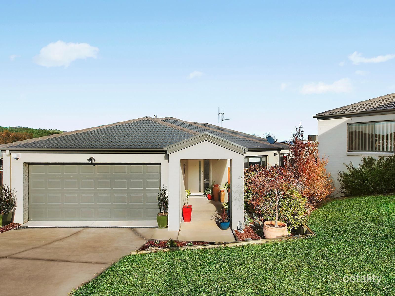 2/3 Umina Pl, Jerrabomberra, NSW 2619