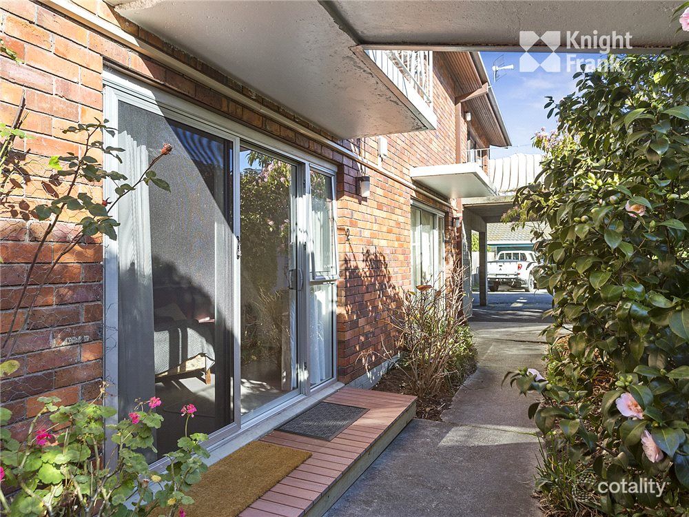 2/207 Churchill Ave, Sandy Bay, TAS 7005