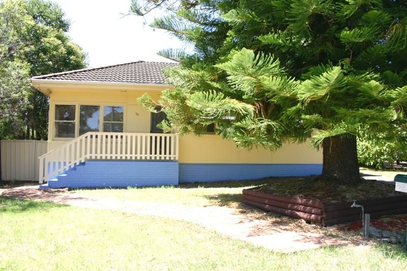 10 Lawson St, Campbelltown, NSW 2560