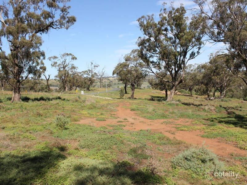 81 Flanagans Dr, Merrimu, VIC 3340