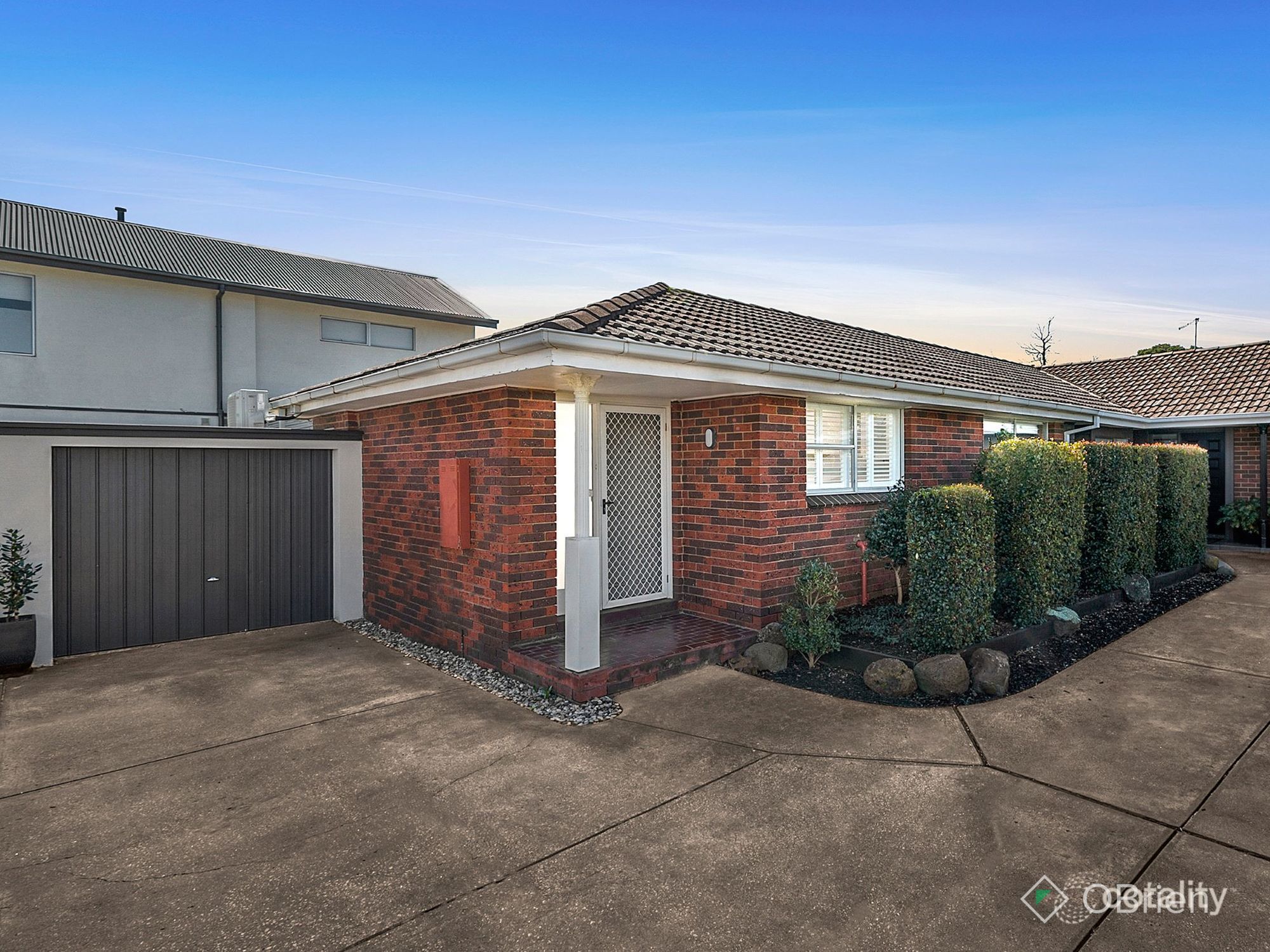 2/13 Alexander Ave, Mornington, VIC 3931
